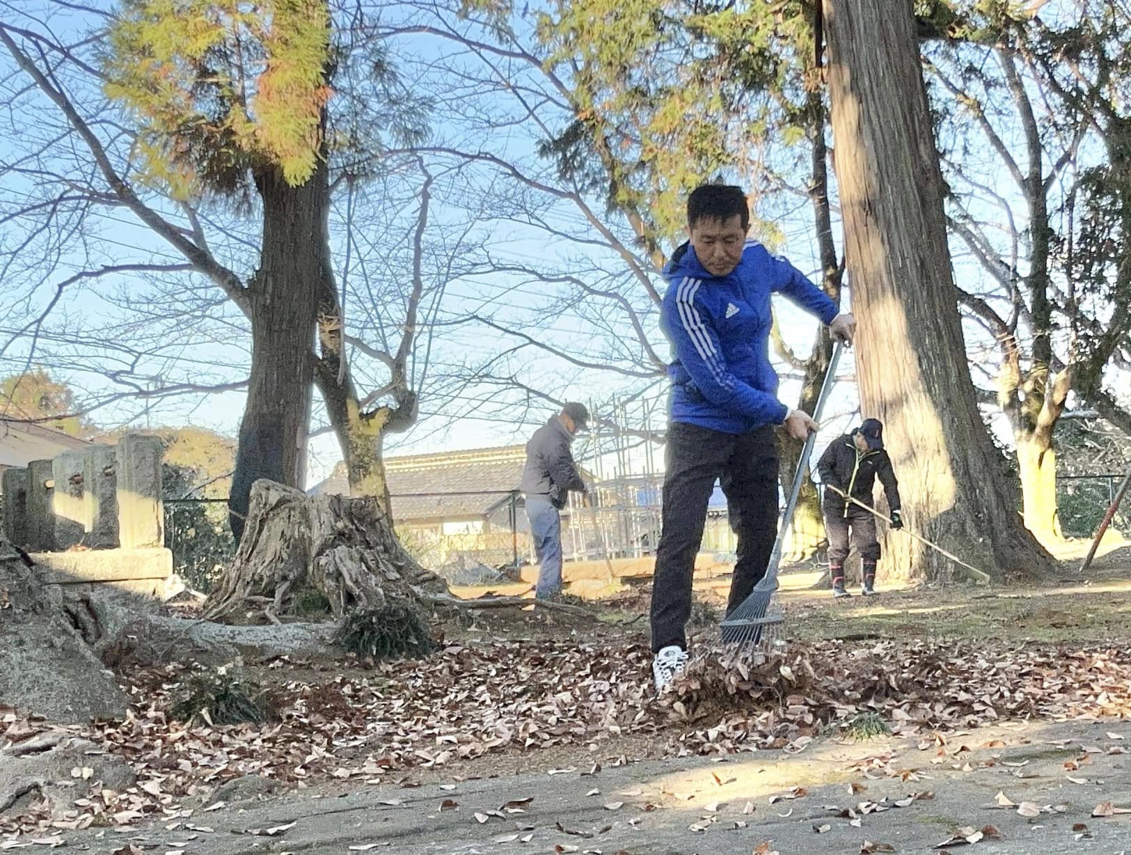 吉沼八幡神社の年末大掃除 - 元茨城県会議員・星田こうじ 公式サイト